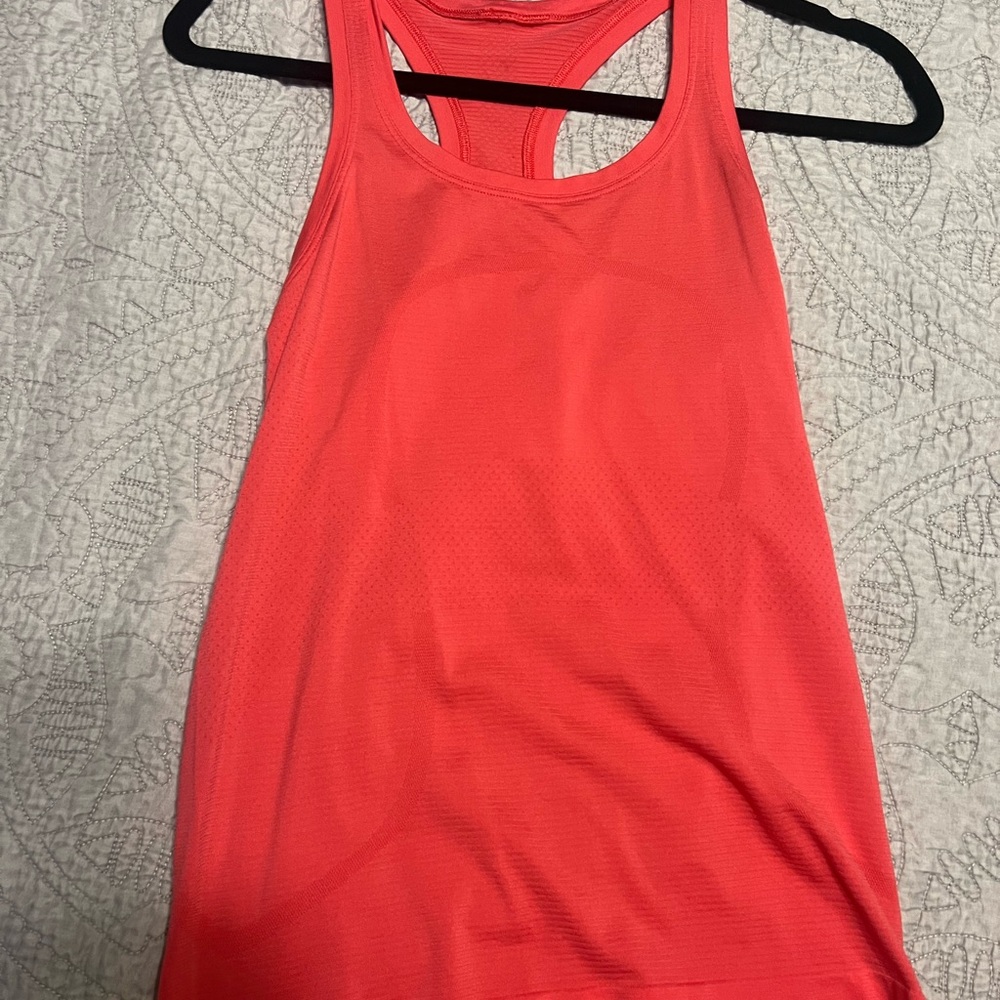Swiftly lululemon tank top